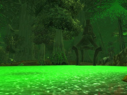 Leuchtender grüner See