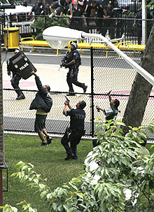 Officer Shot Harlem 07/06/05-02