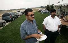 Dozens camp out for new homes - 07-14-05.jpg