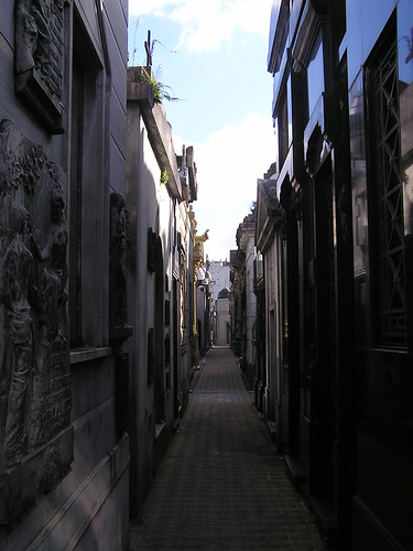 Long Corridor of Graves