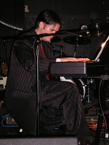 Désar playing the piano